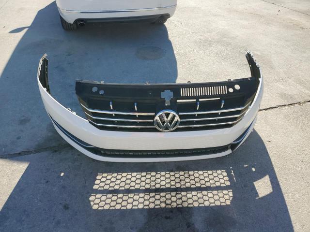 Photo 12 from auction – 2015 VOLKSWAGEN PASSAT SEL with VIN 1VWCV7A37FC033601
