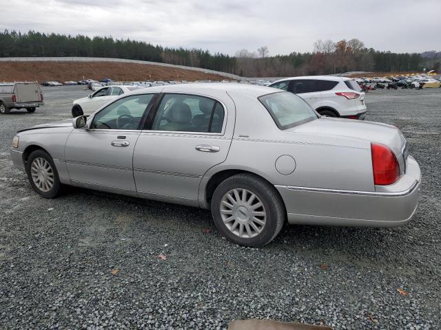 Photo 2 from auction – 2004 LINCOLN TOWN CAR U with VIN 1LNHM83W94Y687763