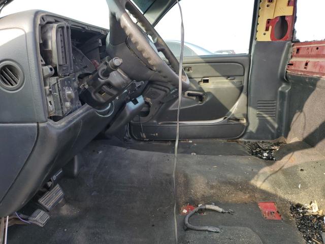 Photo 7 from auction – 2000 CHEVROLET SILVERADO with VIN 1GCEC14W6YZ291015