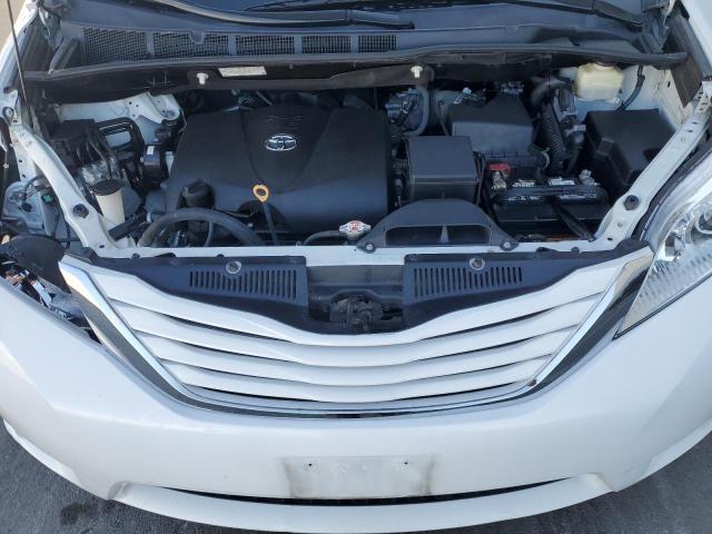 Photo 12 from auction – 2017 TOYOTA SIENNA LE with VIN 5TDKZ3DC2HS880082