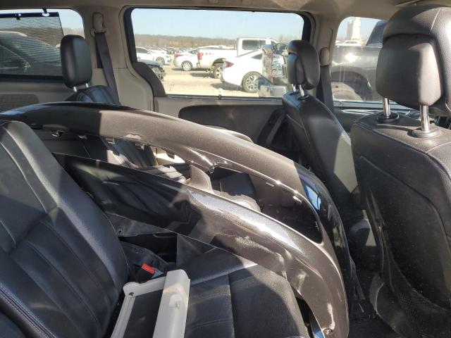 Photo 11 from auction – 2016 CHRYSLER TOWN & COU with VIN 2C4RC1BG9GR150655