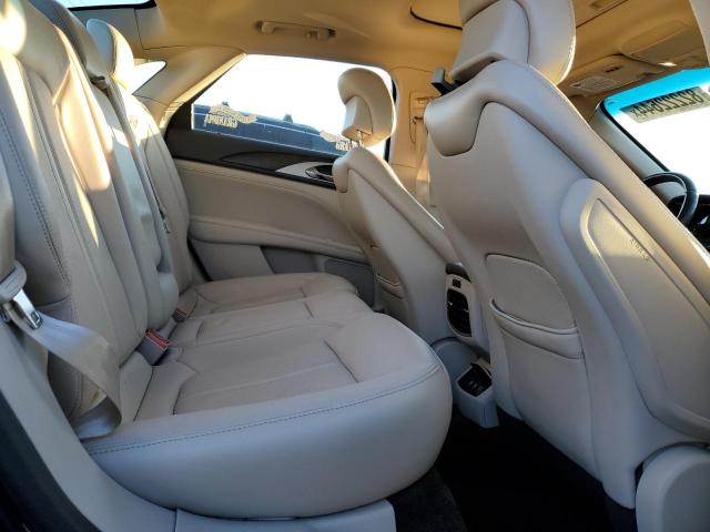 Photo 10 from auction – 2017 LINCOLN MKZ RESERV with VIN 3LN6L5F90HR650393