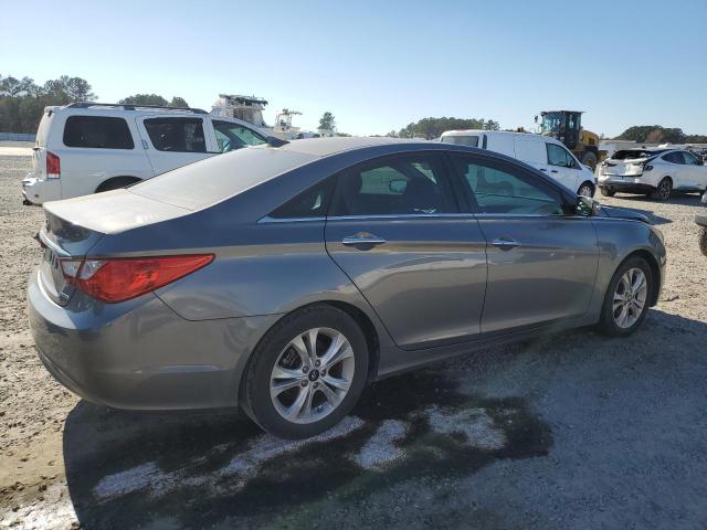 Photo 3 from auction – 2013 HYUNDAI SONATA SE with VIN 5NPEC4AC3DH704327