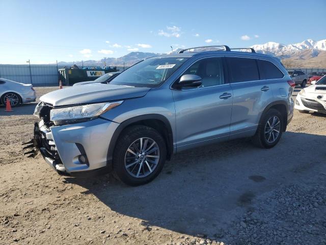 TOYOTA HIGHLANDER 2017 with VIN 5TDJZRFHXHS386351 - Photo from auction