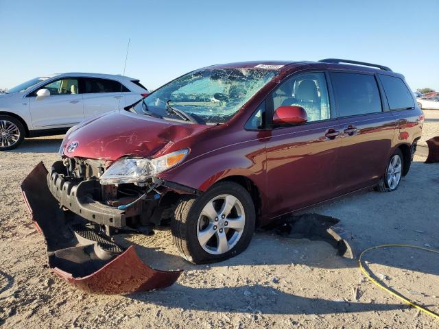 TOYOTA SIENNA LE 2011 مع رقم تعريف المركبة 5TDKK3DC0BS005403 - صورة من المزاد