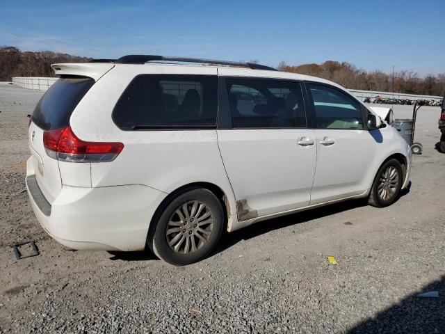 Photo 3 from auction – 2011 TOYOTA SIENNA XLE with VIN 5TDYK3DC6BS044720
