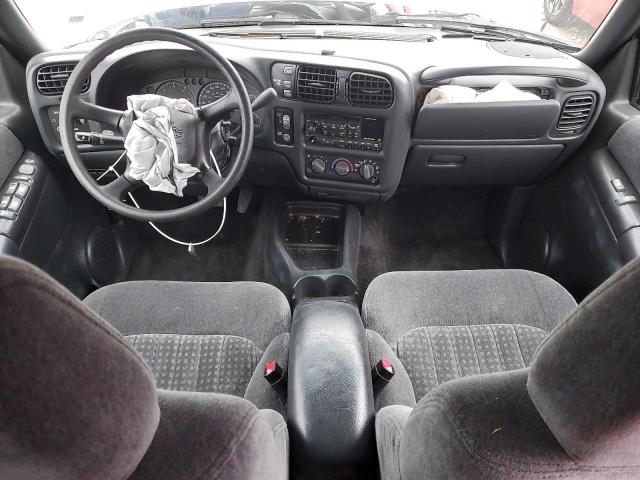 Photo 8 from auction – 2000 CHEVROLET BLAZER with VIN 1GNDT13W5Y2311378