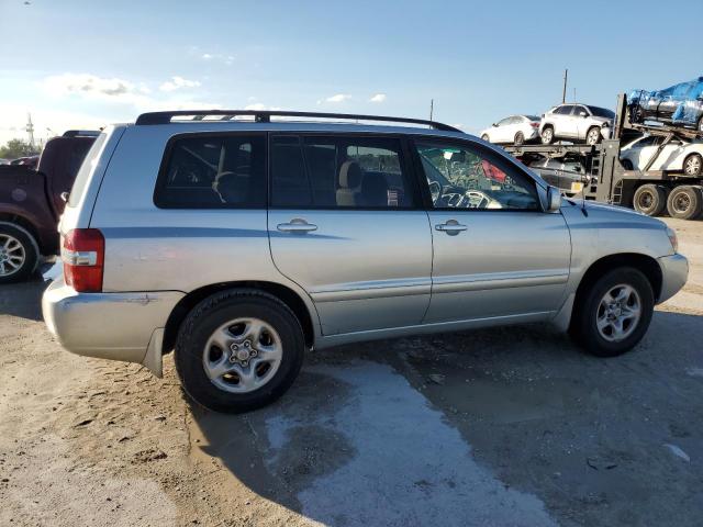 Photo 3 from auction – 2004 TOYOTA HIGHLANDER with VIN JTEGD21A040085736