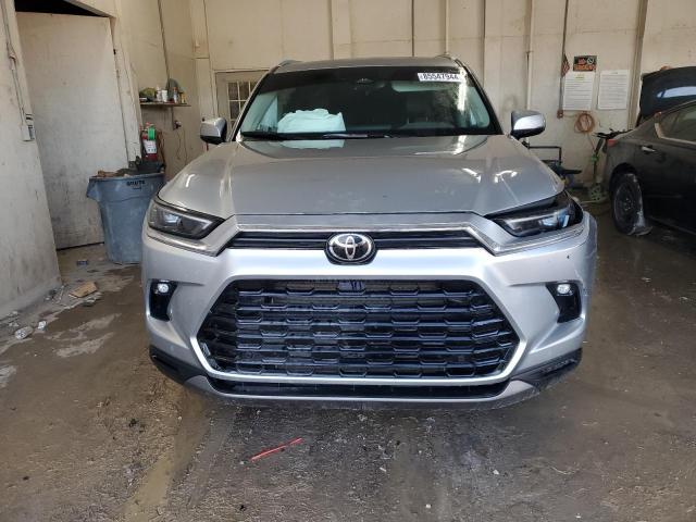 Photo 5 from auction – 2024 TOYOTA GRAND HIGH with VIN 5TDAAAB59RS008138