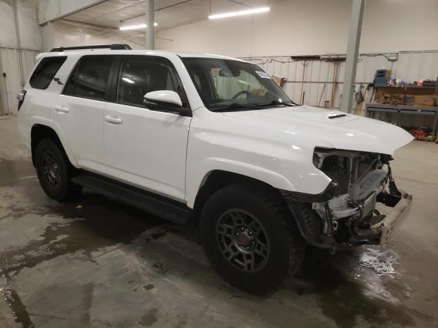 Photo 4 from auction – 2020 TOYOTA 4RUNNER SR with VIN JTEBU5JR4L5810192