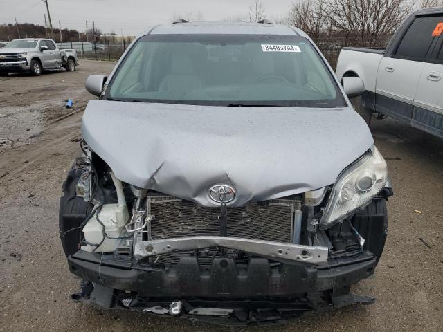 Photo 5 from auction – 2015 TOYOTA SIENNA XLE with VIN 5TDYK3DC6FS536444