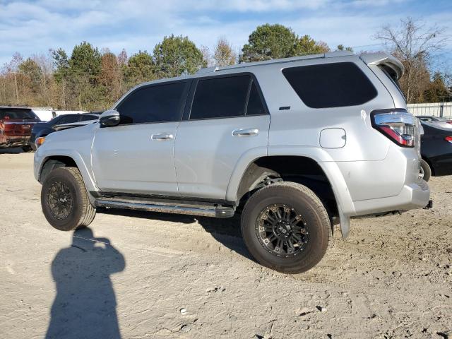 Photo 2 from auction – 2017 TOYOTA 4RUNNER SR with VIN JTEZU5JR4H5151391