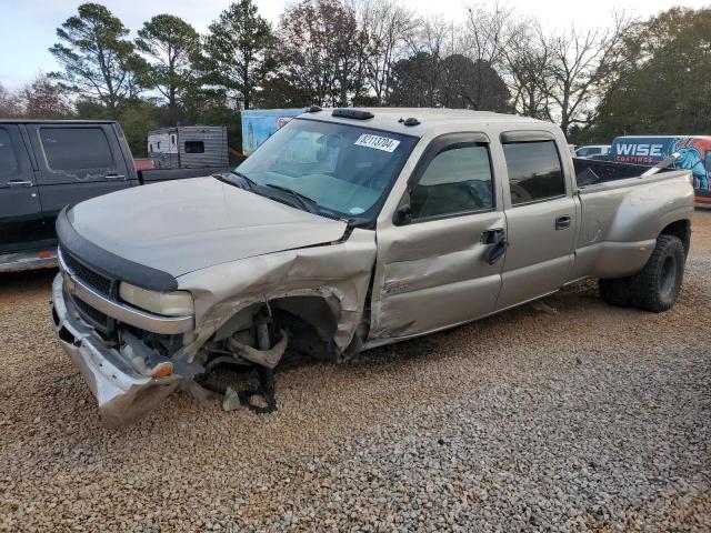 CHEVROLET SILVERADO 2002 with VIN 1GCJK33152F107596 - Photo from auction
