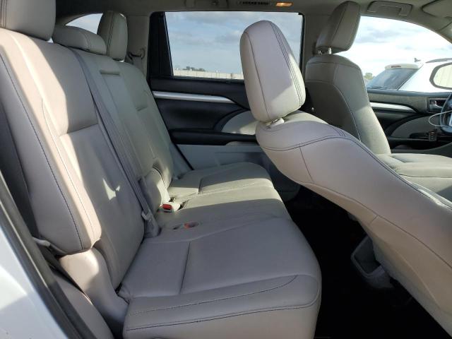 Photo 11 from auction – 2018 TOYOTA HIGHLANDER with VIN 5TDJZRFH8JS552002