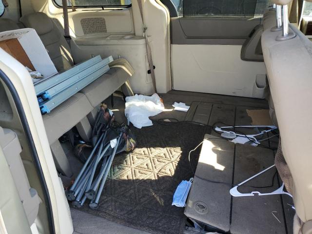 Photo 11 from auction – 2010 CHRYSLER TOWN & COU with VIN 2A4RR5D16AR449889