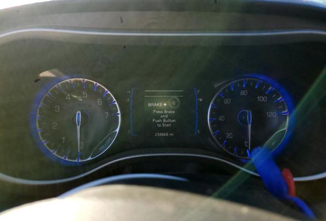 Photo 9 from auction – 2017 CHRYSLER PACIFICA T with VIN 2C4RC1DG2HR502179