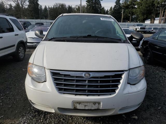 Photo 5 from auction – 2005 CHRYSLER TOWN & COU with VIN 2C4GP44R95R601320