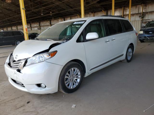TOYOTA SIENNA XLE 2017 with VIN 5TDYZ3DC8HS896605 - Photo from auction