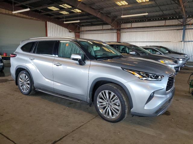 Photo 4 from auction – 2022 TOYOTA HIGHLANDER with VIN 5TDEBRCHXNS088033