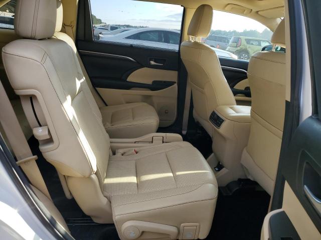Photo 11 from auction – 2015 TOYOTA HIGHLANDER with VIN 5TDYKRFH0FS102578