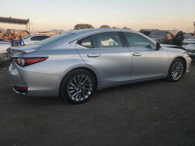 Photo 3 from auction – 2020 LEXUS ES 300H LU with VIN 58AE21B1XLU012217