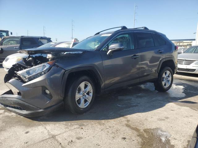 TOYOTA RAV4 XLE 2019 with VIN 2T3W1RFV7KW010683 - Photo from auction