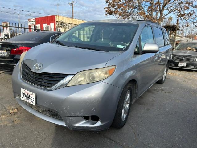 Photo 2 from auction – 2012 TOYOTA SIENNA BAS with VIN 5TDKA3DC3CS015119