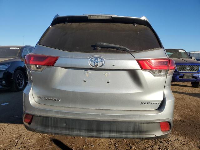 Photo 6 from auction – 2018 TOYOTA HIGHLANDER with VIN 5TDJZRFH2JS843823