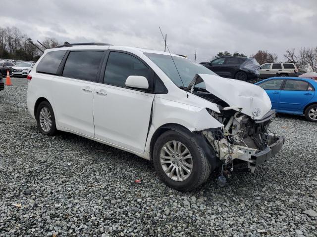 Photo 4 from auction – 2013 TOYOTA SIENNA XLE with VIN 5TDYK3DC1DS307408