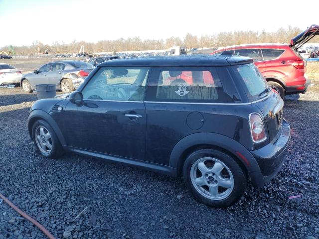 Photo 2 from auction – 2011 MINI COOPER with VIN WMWSU3C5XBT091153