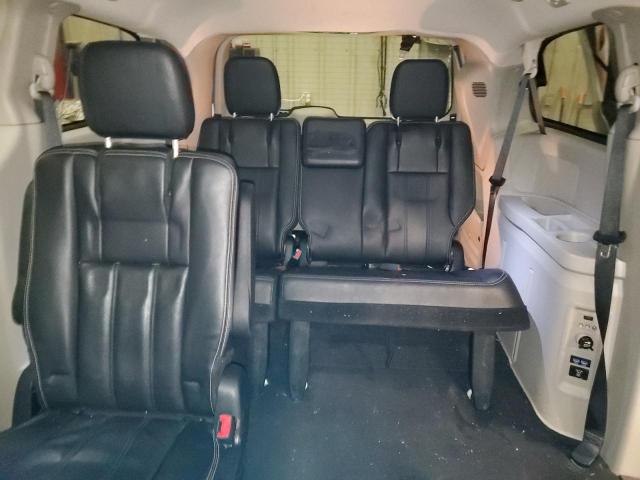 Photo 10 from auction – 2014 CHRYSLER TOWN & COU with VIN 2C4RC1BG6ER112393