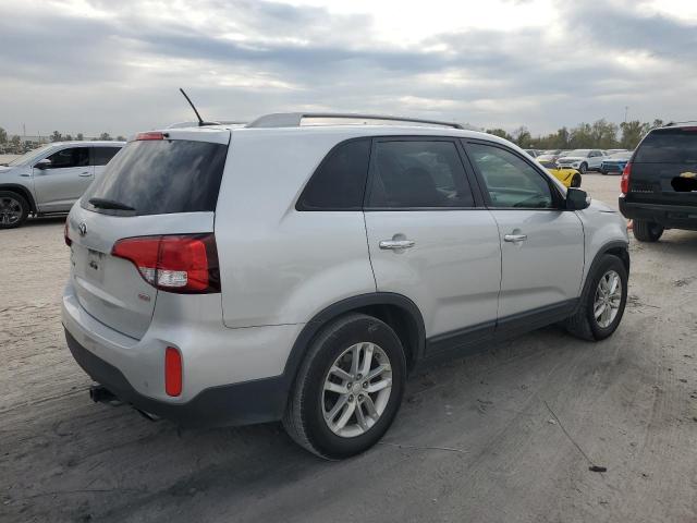 Photo 3 from auction – 2015 KIA SORENTO LX with VIN 5XYKT3A63FG565107