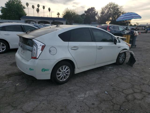 Фото 3 с аукциона – 2015 TOYOTA PRIUS PLUG с VIN JTDKN3DP0F3075324