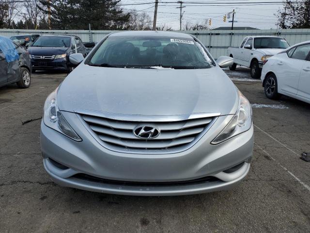 Photo 5 from auction – 2012 HYUNDAI SONATA GLS with VIN 5NPEB4AC5CH358878