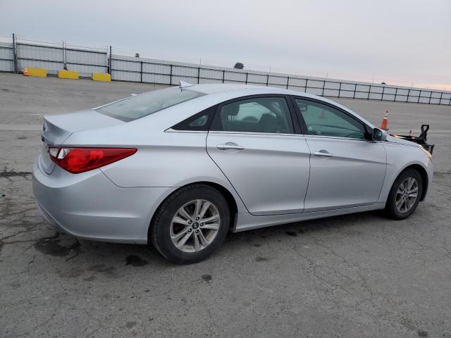 Photo 3 from auction – 2013 HYUNDAI SONATA GLS with VIN 5NPEB4AC7DH746549