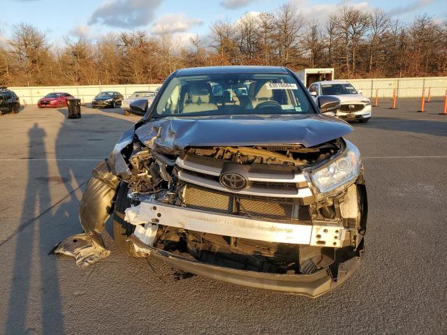 Photo 5 from auction – 2019 TOYOTA HIGHLANDER with VIN 5TDBZRFH3KS923377