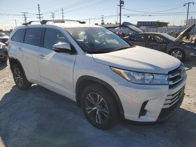 Photo 4 from auction – 2018 TOYOTA HIGHLANDER with VIN 5TDZARFH9JS038914