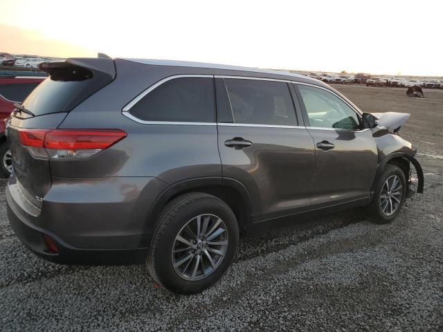 Photo 3 from auction – 2019 TOYOTA HIGHLANDER with VIN 5TDKZRFH6KS551999