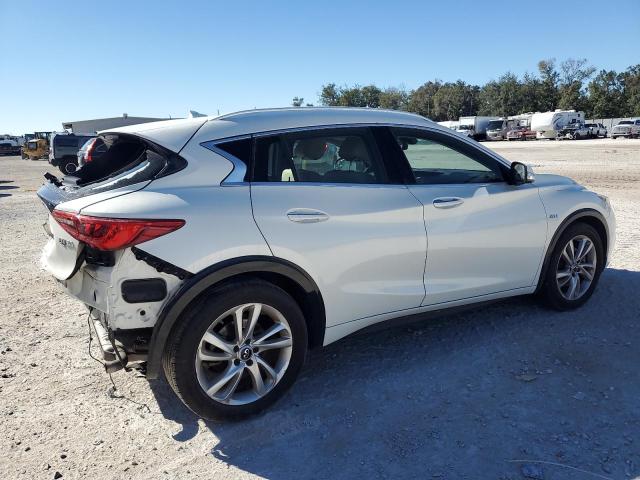 Photo 3 from auction – 2017 INFINITI QX30 BASE with VIN SJKCH5CP0HA032719