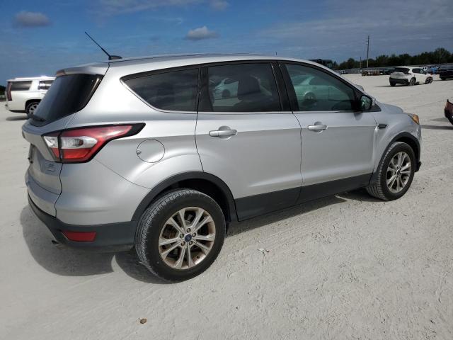 Photo 3 from auction – 2017 FORD ESCAPE SE with VIN 1FMCU0GD6HUE65327