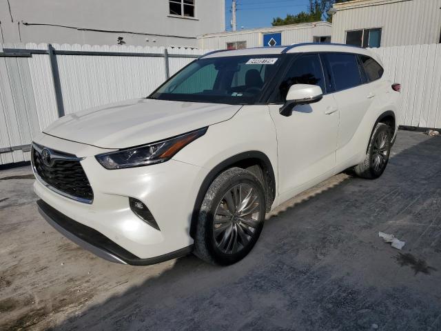 TOYOTA HIGHLANDER 2021 with VIN 5TDFZRAH2MS071051 - Photo from auction