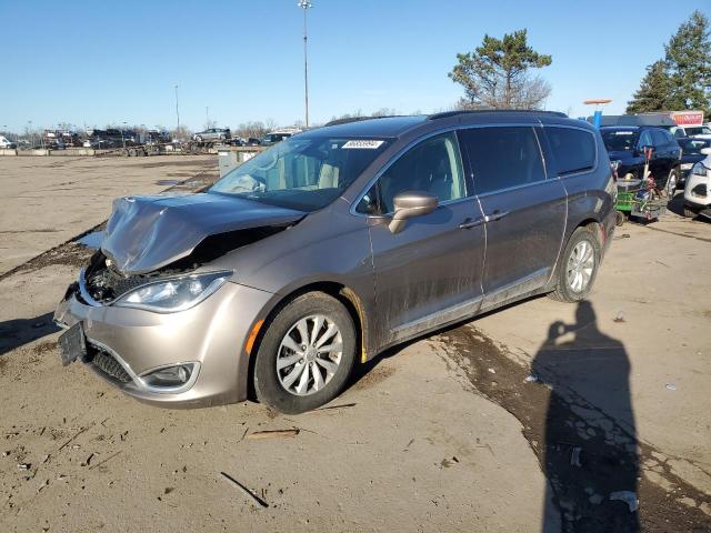 CHRYSLER PACIFICA T 2017 with VIN 2C4RC1BG5HR752258 - Photo from auction