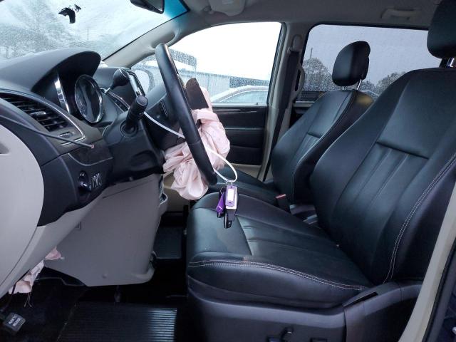 Photo 7 from auction – 2016 CHRYSLER TOWN & COU with VIN 2C4RC1BG8GR228987