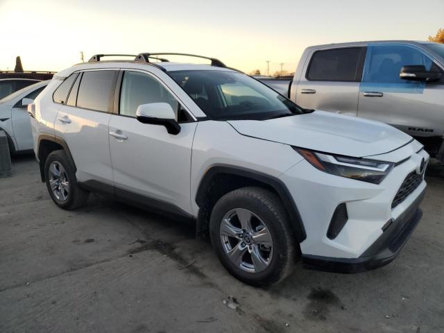 Photo 4 from auction – 2022 TOYOTA RAV4 XLE with VIN 2T3W1RFV1NC208570
