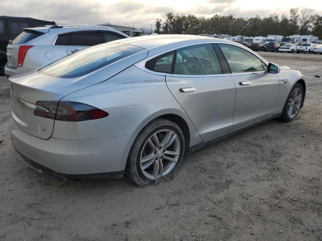 Photo 3 from auction – 2013 TESLA MODEL S with VIN 5YJSA1CN5DFP24938