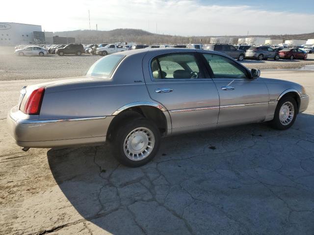 Zdjęcie 3 z aukcji – 2000 LINCOLN TOWN CAR E z VIN 1LNHM81W0YY867447