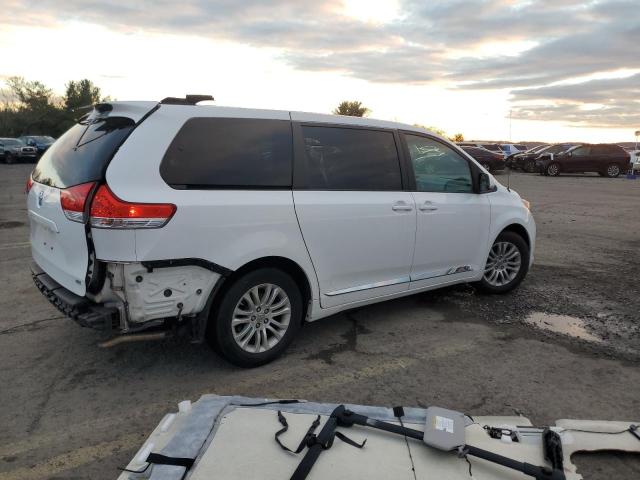 Photo 3 from auction – 2013 TOYOTA SIENNA XLE with VIN 5TDYK3DC2DS290022