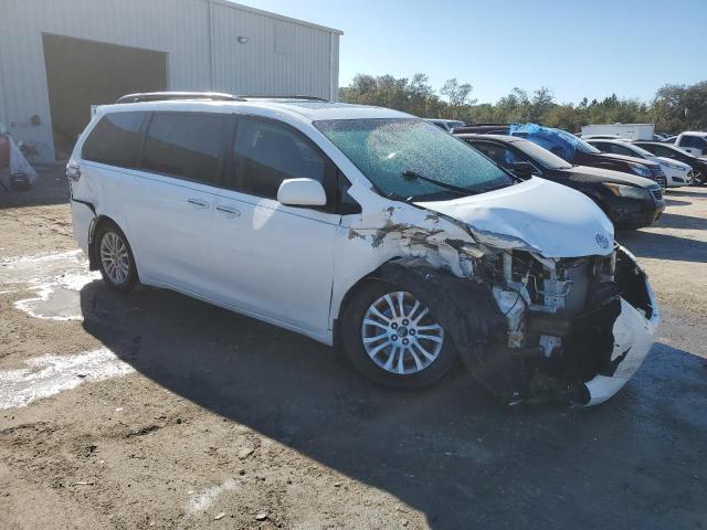 Photo 4 from auction – 2011 TOYOTA SIENNA XLE with VIN 5TDYK3DC9BS130104