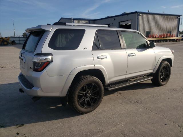 Photo 3 from auction – 2020 TOYOTA 4RUNNER SR with VIN JTEBU5JR2L5812877