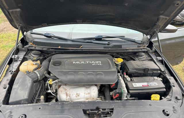 Photo 7 from auction – 2016 CHRYSLER 200 LIMITE with VIN 1C3CCCAB9GN159736